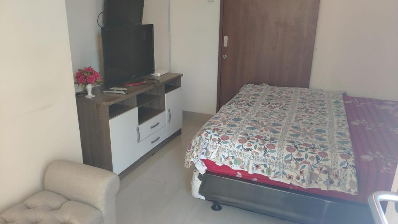 Apartemen Grand Kamala Lagoon Bekasi By Cicie Room ภายนอก รูปภาพ
